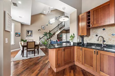 561 W Briar Place #305, Chicago, IL 60657 - Photo 9