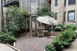 561 W Briar Pl, Chicago, IL 60657 - Photo 23