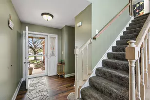 1666 Penn Ct, Crystal Lake, IL 60014 - Photo 3