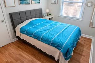 4848 Hull St, Skokie, IL 60077 - Photo 9