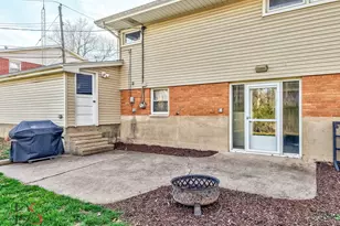 1218 Gladys Ave, Morris, IL 60450 - Photo 9