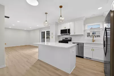 2301 Providence Court E, Naperville, IL 60565 - Photo 3