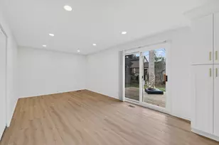 2301 Providence Ct E, Naperville, IL 60565 - Photo 9