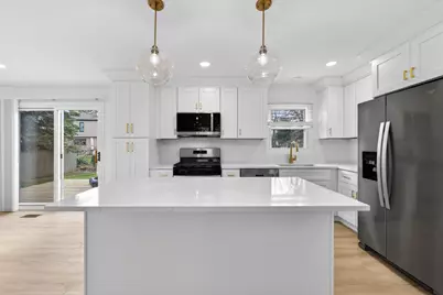 2301 Providence Court E, Naperville, IL 60565 - Photo 5