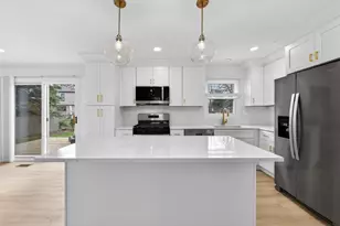 2301 Providence Ct E, Naperville, IL 60565 - Photo 5