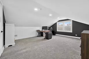 221 Olesen Dr, Naperville, IL 60540 - Photo 23