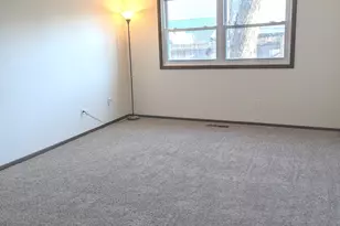 16 Afton Dr, Montgomery, IL 60538 - Photo 9