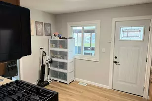 8113 Carlisle Dr, Hanover Park, IL 60133 - Photo 9