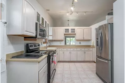 4231 26th Avenue #0, Moline, IL 61265 - Photo 5