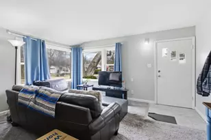 739 Hale St, Normal, IL 61761 - Photo 3