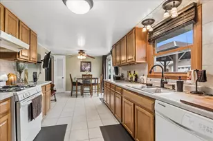 19216 John Kirkham Dr, Romeoville, IL 60446 - Photo 11