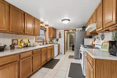 19216 John Kirkham Drive, Romeoville, IL 60446 - Photo 9