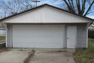 1208 Marshall Ave, Paris, IL 61944 - Photo 3