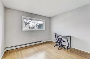 8864 Northshore Dr, Des Plaines, IL 60016 - Photo 13