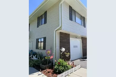 1436 Millbrook Court #1436, Schaumburg, IL 60193 - Photo 3