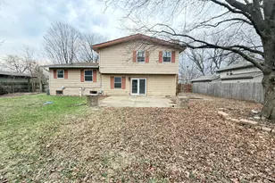 516 Ca Crest Dr, Shorewood, IL 60404 - Photo 5
