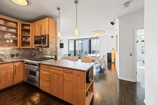 630 N State St, Chicago, IL 60654 - Photo 5