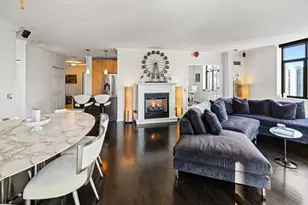 630 N State St, Chicago, IL 60654 - Photo 9