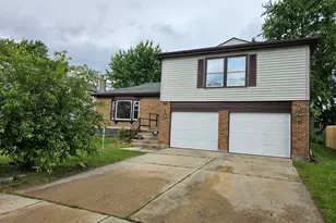 1016 Concord Dr, Bartlett, IL 60103 - Photo 1