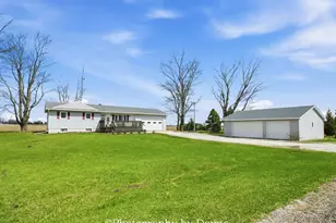 7621 E 3000S Rd, Saint Anne, IL 60964 - Photo 1