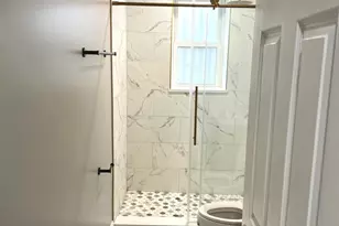 2254 W Arthur Ave, Chicago, IL 60645 - Photo 13