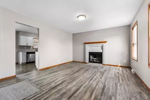 2523 Bluffside Dr, Rockford, IL 61109 - Photo 3