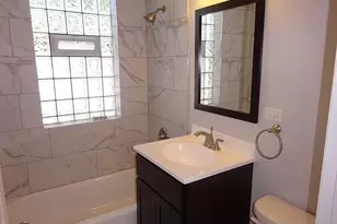 5354 W Byron St, Chicago, IL 60641 - Photo 3