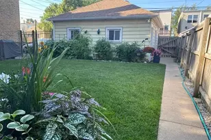 5354 W Byron St, Chicago, IL 60641 - Photo 5