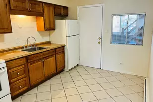 10376 Michael Todd Terrace, Glenview, IL 60025 - Photo 5