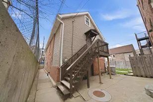 2125 W 18th Pl, Chicago, IL 60608 - Photo 19