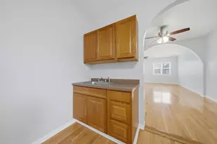 2125 W 18th Pl, Chicago, IL 60608 - Photo 9