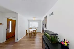 446 N Main St, Lombard, IL 60148 - Photo 3