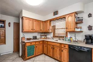 2807 Carmac Rd, Rockford, IL 61101 - Photo 9