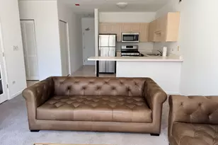 21 W Chestnut St, Chicago, IL 60610 - Photo 3