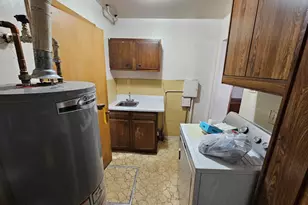 8500 Parkside Ave, Burbank, IL 60459 - Photo 11