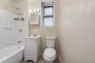 738 E Marquette Rd, Chicago, IL 60637 - Photo 19