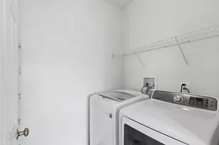 24 Village Station Ln, Grayslake, IL 60030 - Photo 11