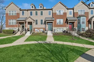 24 Village Station Ln, Grayslake, IL 60030 - Photo 1