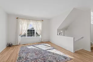 24 Village Station Ln, Grayslake, IL 60030 - Photo 3