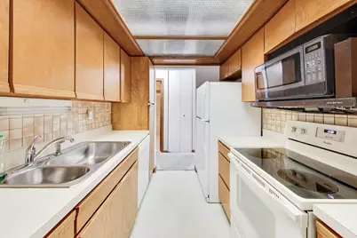 540 Biesterfield Road #301, Elk Grove Village, IL 60007 - Photo 11