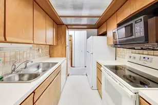 540 Biesterfield Rd, Elk Grove Village, IL 60007 - Photo 11