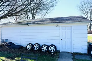 570 1st N St, Wellington, IL 60973 - Photo 13