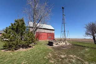 915 E Emery Rd, Maroa, IL 61756 - Photo 35