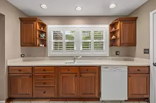 1714 Park Dr, Schaumburg, IL 60194 - Photo 5