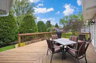 1714 Park Dr, Schaumburg, IL 60194 - Photo 23