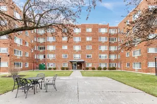 222 Madison St, Joliet, IL 60435 - Photo 1