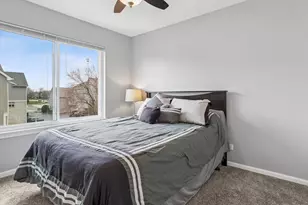 2779 Woodmere Dr, Darien, IL 60561 - Photo 15