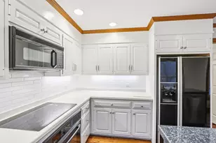 19 Landmark Ave, Northfield, IL 60093 - Photo 15