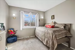 1317 Monomoy St, Aurora, IL 60506 - Photo 11