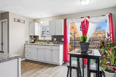 1317 Monomoy Street #E, Aurora, IL 60506 - Photo 5